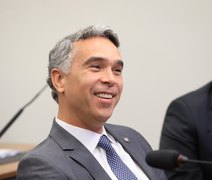 Comissão aprova projeto de Rafael Brito que garante meia-entrada para todos os profissionais da educação