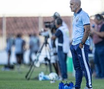 Schülle diz que só permanece no CSA com apoio da torcida e diretoria