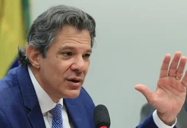 Brasil prepara plano emergencial para enfrentar tarifa dos EUA e cobra diálogo com Casa Branca