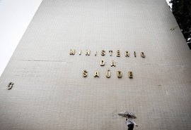 Motoboy que fazia saques para empresa investigada na CPI esteve no Ministério da Saúde