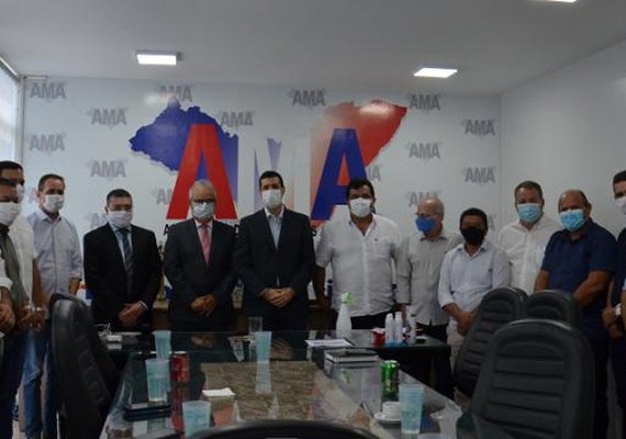 TCE, Escola de Contas e AMA assinam termo de cooperação