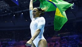 Rebeca Andrade leva prata nas barras assimétricas na Copa do Mundo