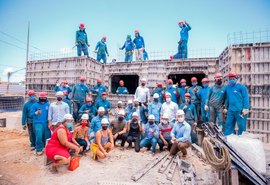 Arthur Lira visita obras de conjunto habitacional nesta sexta