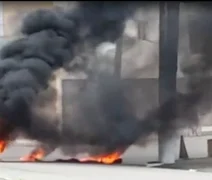 Moradores do Vergel fazem protesto para cobrar aluguel social