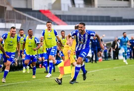 CSA chega perto do acesso com goleada em cima do Brasil de Pelotas