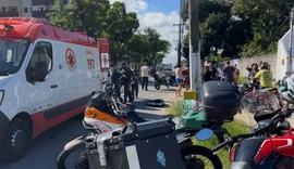 Mulher sofre fratura exposta após acidente e motorista foge na Santa Amélia