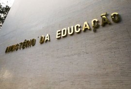 Ministério da Educação autoriza ensino remoto até dezembro de 2021