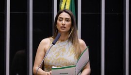 Após ser vista abraçando Lula na posse, ex-ministra de Bolsonaro deixa o PL; veja vídeo