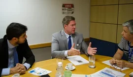 Marx Beltrão cobra solução urgente para telefonia em Alagoas