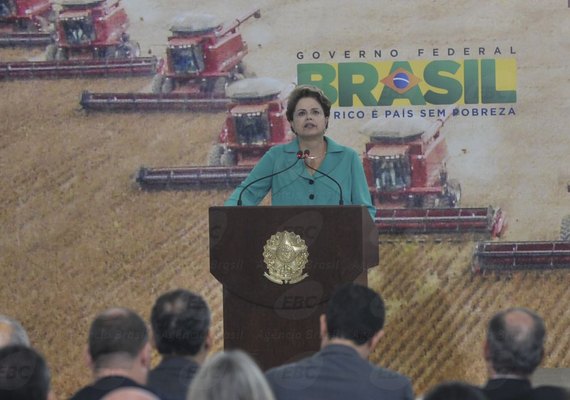 'Aeroportos estão preparados para receber turistas', diz Dilma