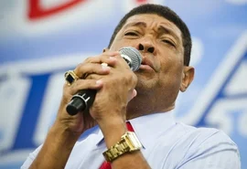 Pastor Valdemiro leva golpe de R$ 800 milhões, perde jato e é despejado