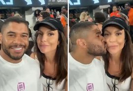Fã quase beija a boca de Ivete Sangalo e web não perdoa: ‘Sem noção’