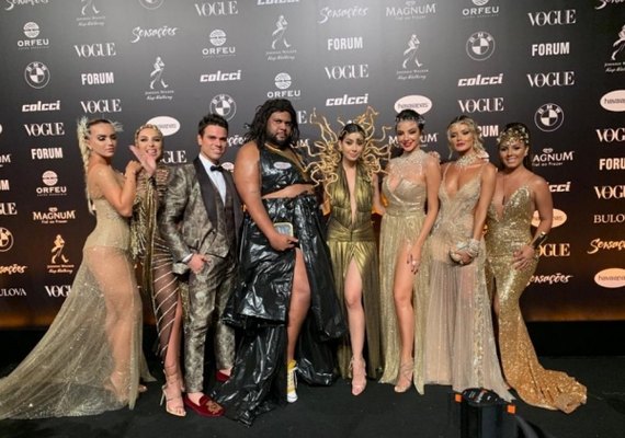 Influenciadoras de Alagoas apostam no dourado, que dominou no Baile da Vogue