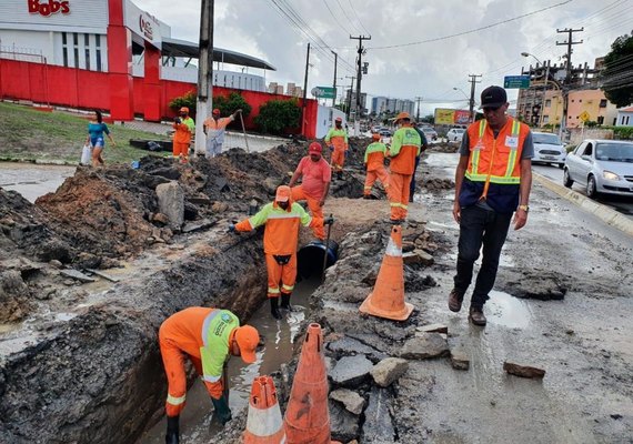 Avenida Gustavo Paiva: obras de manutenção em galeria têm 35% de execução