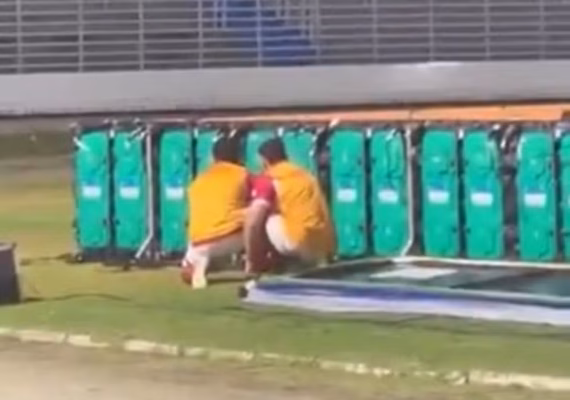 Dadá Belmonte explica esconderijo atrás da placa para evitar cartão amarelo
