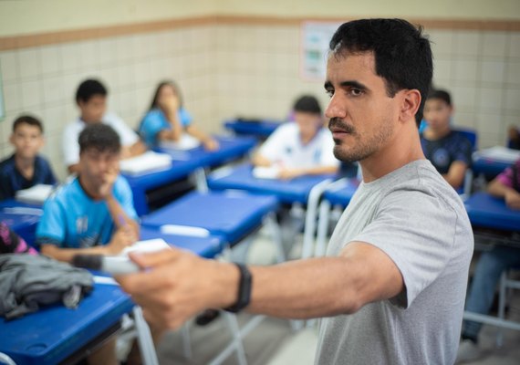 Alagoas abre inscrições para o Programa Bolsa Mais Professores com auxílio de R$ 2,1 mil