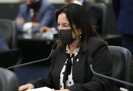 Projeto aprovado em Alagoas determina que escolas devem informar aos pais a ausência de alunos em sala de aula