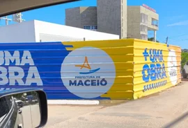 A 'arte' do desperdício: R$ 2,2 mi em placas por menos de um mês
