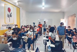 Equipe da Sefaz promove palestra sobre a importância da Nota Fiscal Cidadã na Pestalozzi de Maceió
