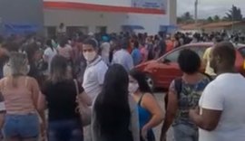 Tumulto em fila de posto de vacinação em Marechal Deodoro é provocado por falta de organização