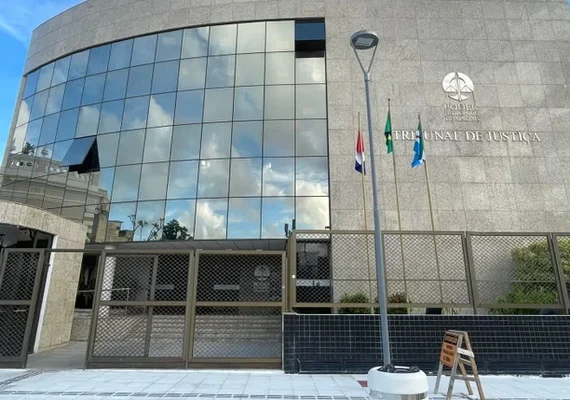 Homem é condenado por atear fogo na casa da ex-companheira