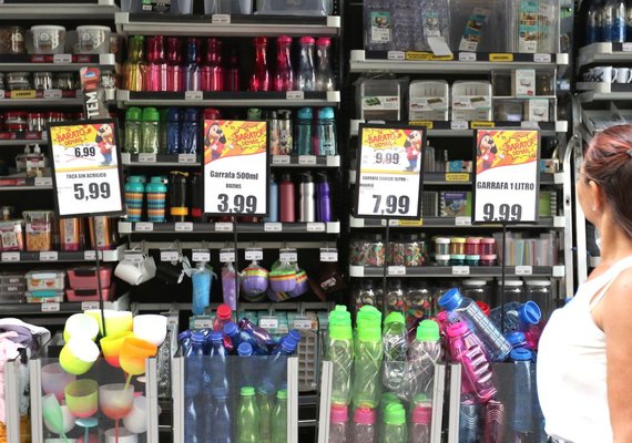 Intenção de consumo das famílias mantém crescimento