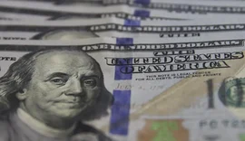 Dólar bate recorde nominal e fecha a R$ 6,07 após dados dos EUA