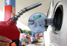 Gasolina fecha com valor médio a R$ 4,89 em Maceió