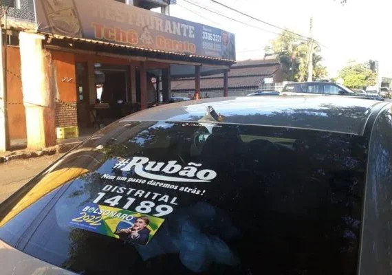 Funcionário leva tiro no rosto após briga com candidato bolsonarista devido a som alto