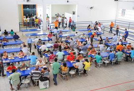 Restaurante Popular no centro de Maceió reabre praça de alimentação