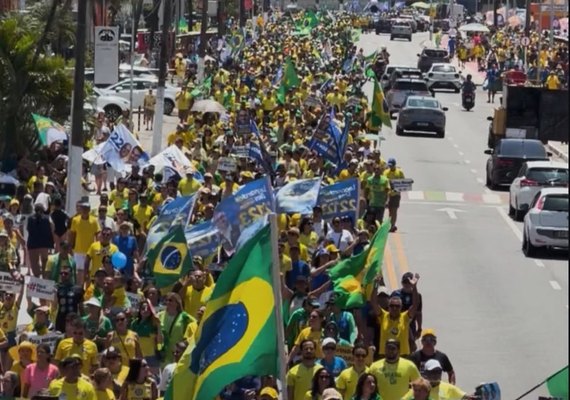 Ato na orla de Maceió critica Moraes e apoia Mendonça no STF durante 7/9