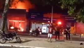 Incêndio destrói loja em Maceió e mobiliza Bombeiros por mais de seis horas