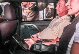 Bolsonaro está com câncer de pele e passará por acompanhamento clínico