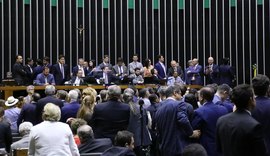 Pré-candidatura de Flávio Bolsonaro ao Planalto divide setores da direita