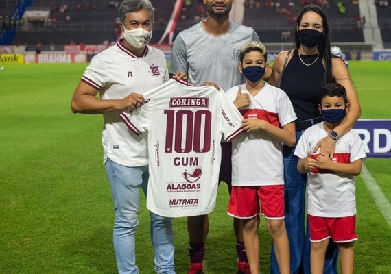 Vitória contra o Globo marca o 100º jogo de Gum pelo CRB