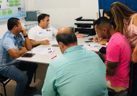 Prefeitura do Pilar distribui kits de higiene para moradores mais carentes