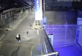 Câmeras registram momento em que vítima de estupro é carregada por suspeito; veja o vídeo