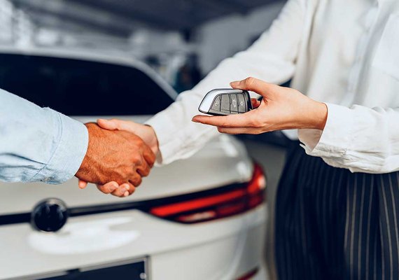 Vendas de carros volta a cair entre julho e agosto e motivo pode ser a alta na gasolina