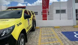 Motociclista é perseguido e baleado por trio encapuzado em Lagoa da Canoa