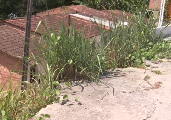 Moradores da Serraria denunciam risco de desabamento e cobram ação urgente da Prefeitura de Maceió
