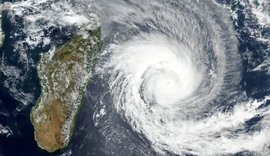 Ciclone deixa seis mortos e 44 mil desalojados em Madagáscar; veja vídeos