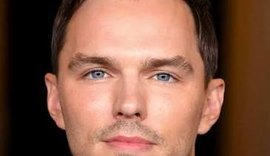 Nicholas Hoult vai encarar o mundo mágico como Gilderoy Lockhart em “Harry Potter”