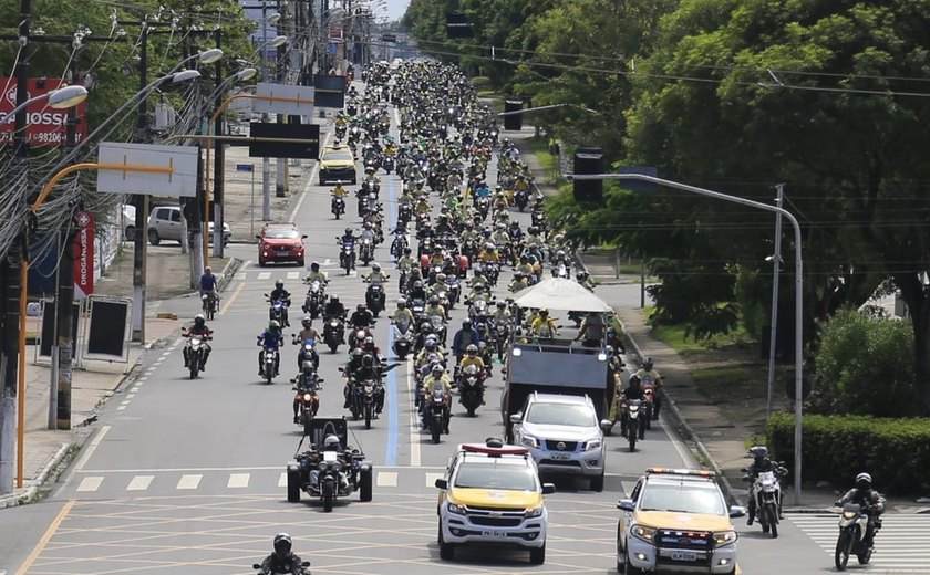 Líderes bolsonaristas convocam apoiadores para motociata no próximo dia 28