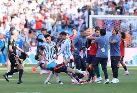 Fifa abre processos contra jogadores da Argentina e Gavi após confusão na final da Copa