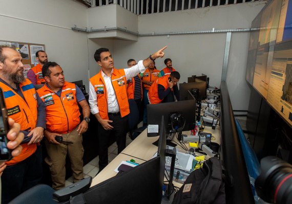 JHC conversa com presidente e pede apoio da União para amparar moradores de áreas atingidas por colapso em mina