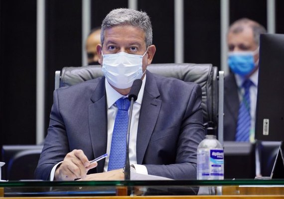 Em 100 dias de mandato, Arthur Lira aproxima Bolsonaro e Legislativo