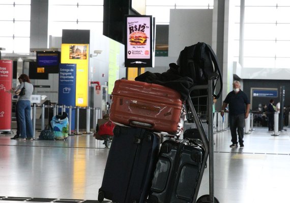 Retorno do despacho gratuito de bagagem em avião é vetado