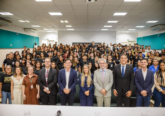 Estudantes de Coruripe participam de palestras sobre cidadania e voto consciente
