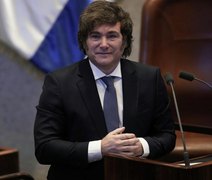 Apoio de Javier Milei a Flávio Bolsonaro em visita ao Brasil é visto como arriscado