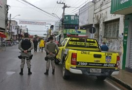 Polícia restringe acesso de pessoas ao Centro de Arapiraca